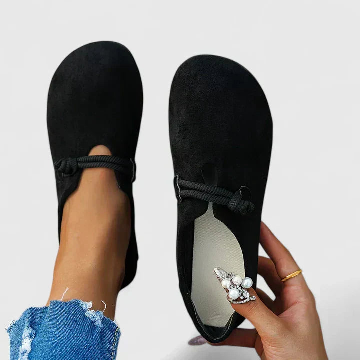 Close toe flat black loafers 