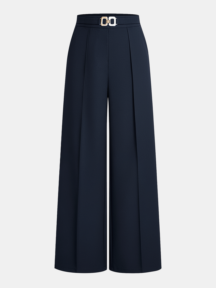 Regular fit pants against a plain background.