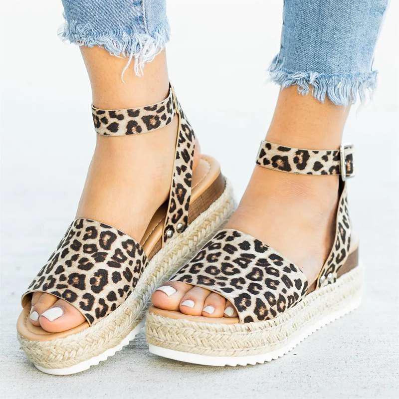 Angled side foot pose showing comfortable wedge sole support