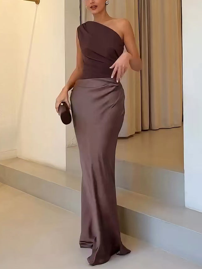 Sophisticated long gown side profile