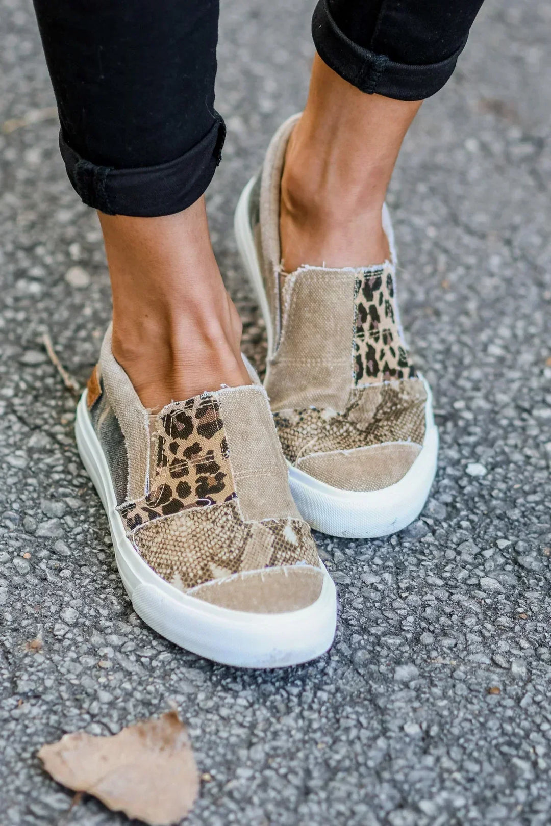 Beige slip-on shoes with leopard and snakeskin panels