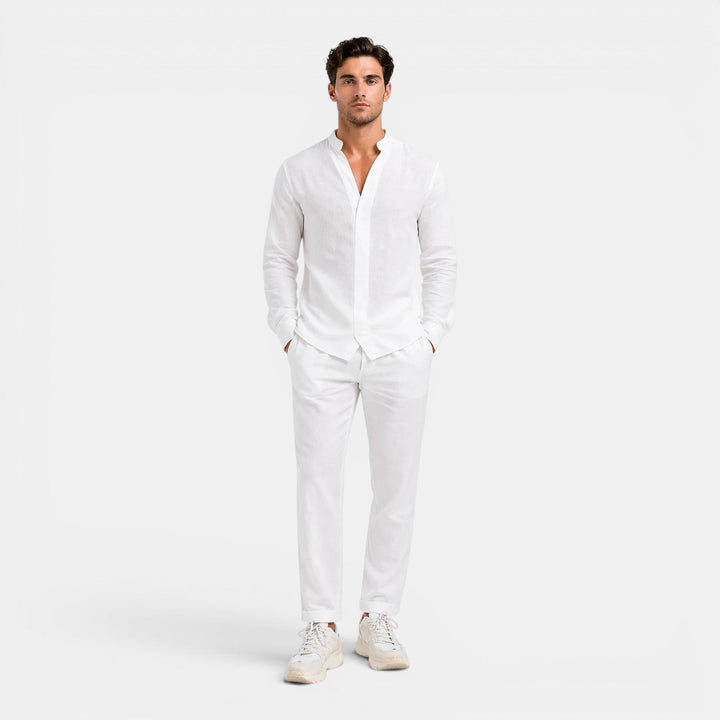  Male model in a breathable summer outfit displayed on a plain background.