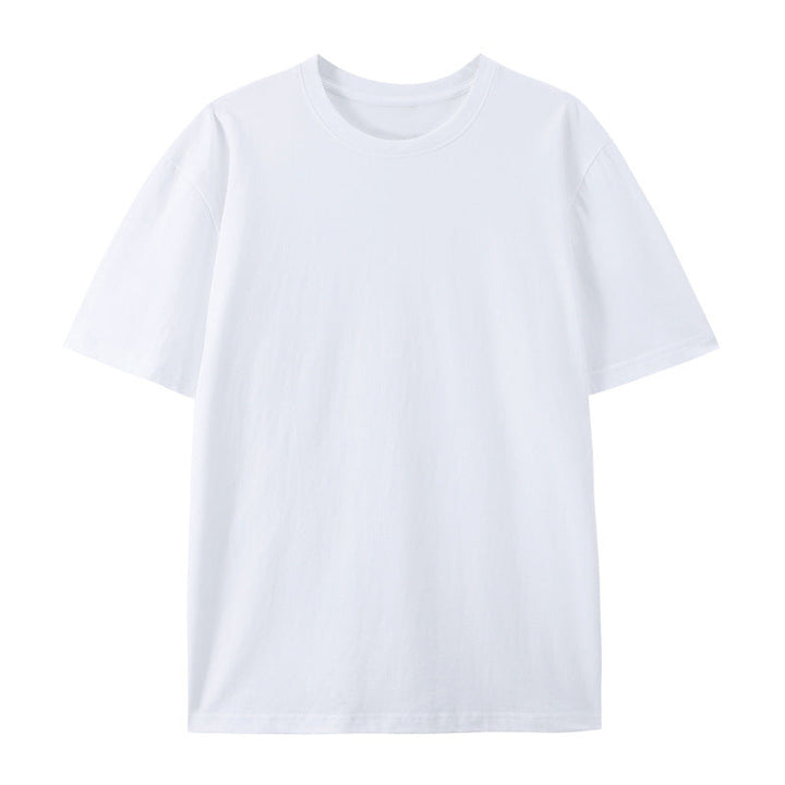 Female model in an oversized casual T-shirt with a simple and versatile design