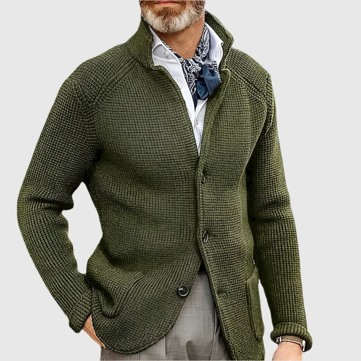  Man wearing a breathable two-piece outfit with a relaxed tailored fit on a plain background.
Male