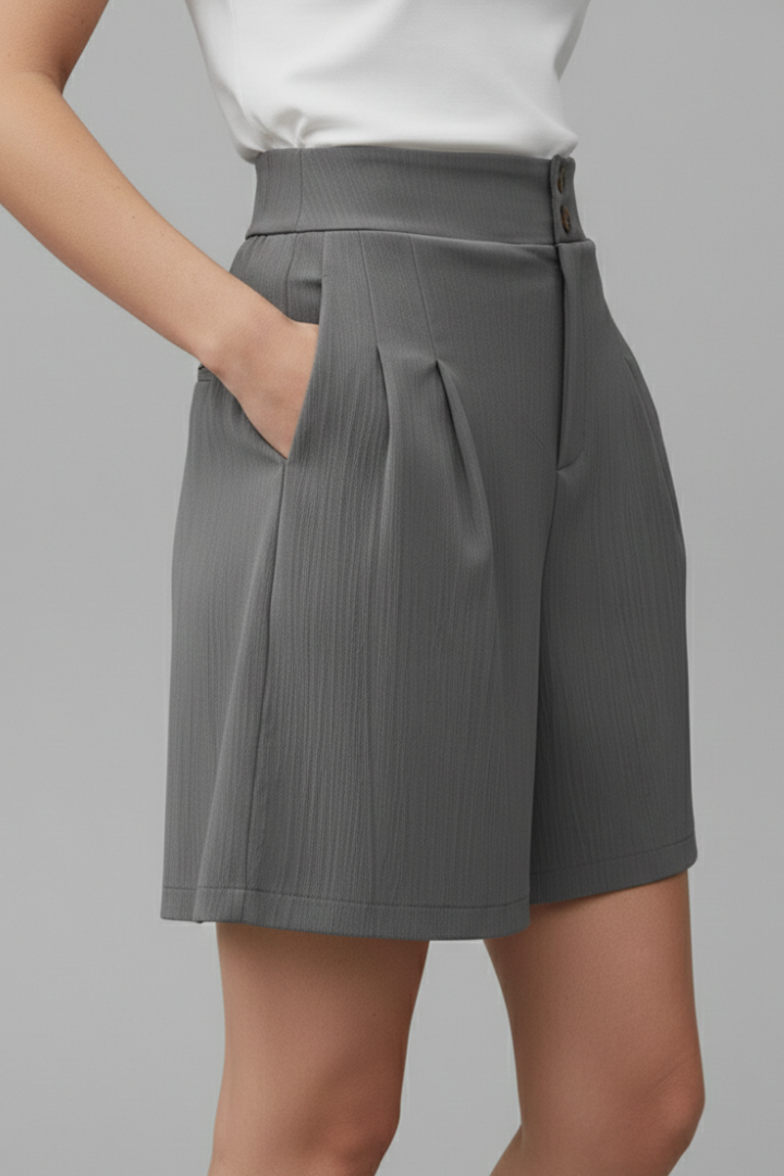 Close up waistband with pocket detail on women’s casual shorts