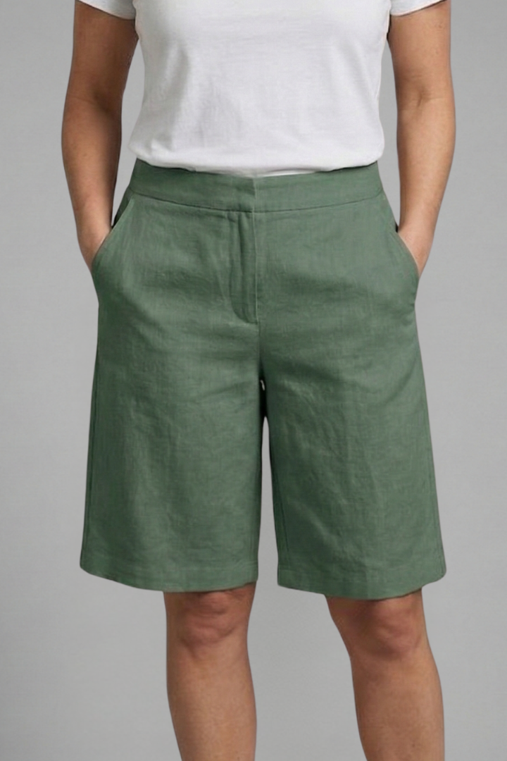 Knee-length woven shorts full body model shot