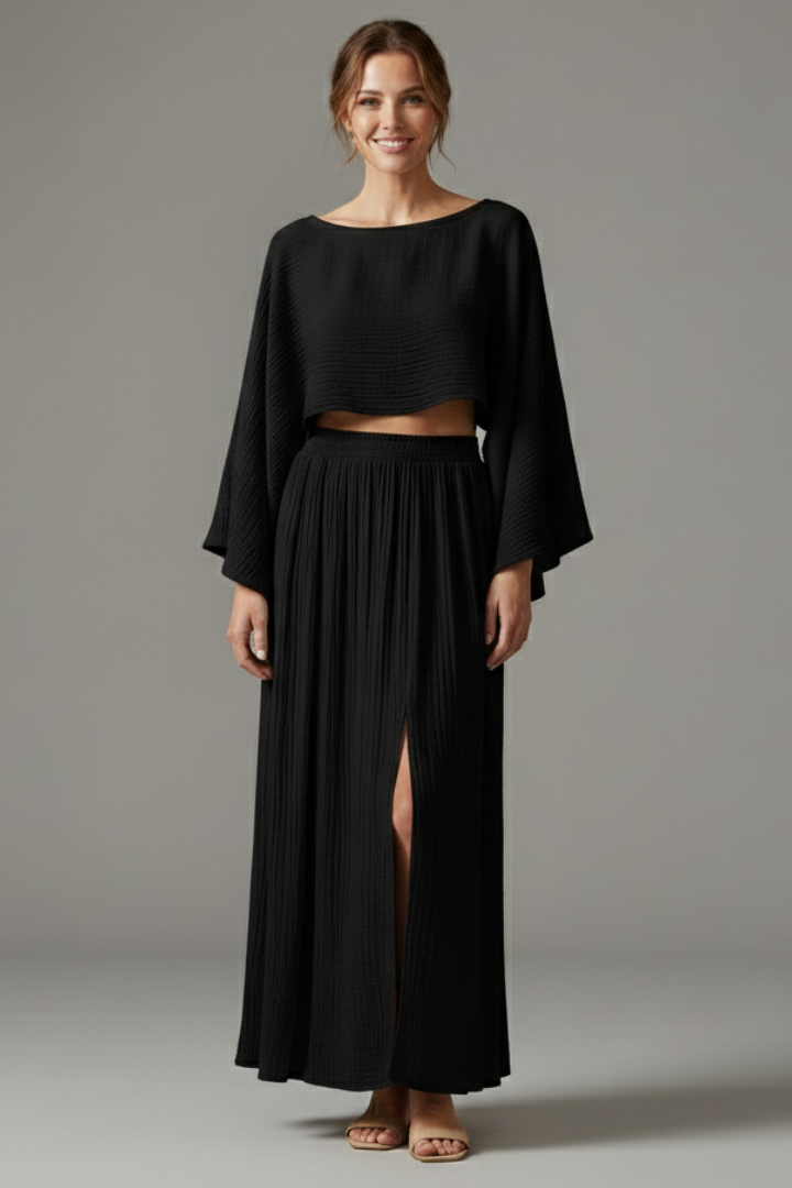 Front angle model in side slit black skirt and top