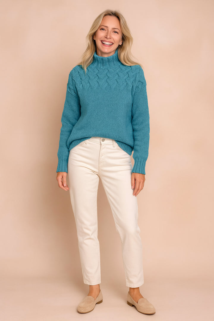 Ilselyn | Women's Cozy Cable Knit Turtleneck Sweater — Light Blue