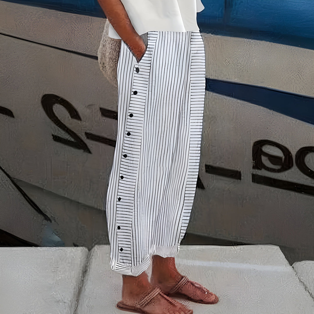Casual summer pants with vertical stripes and buttons